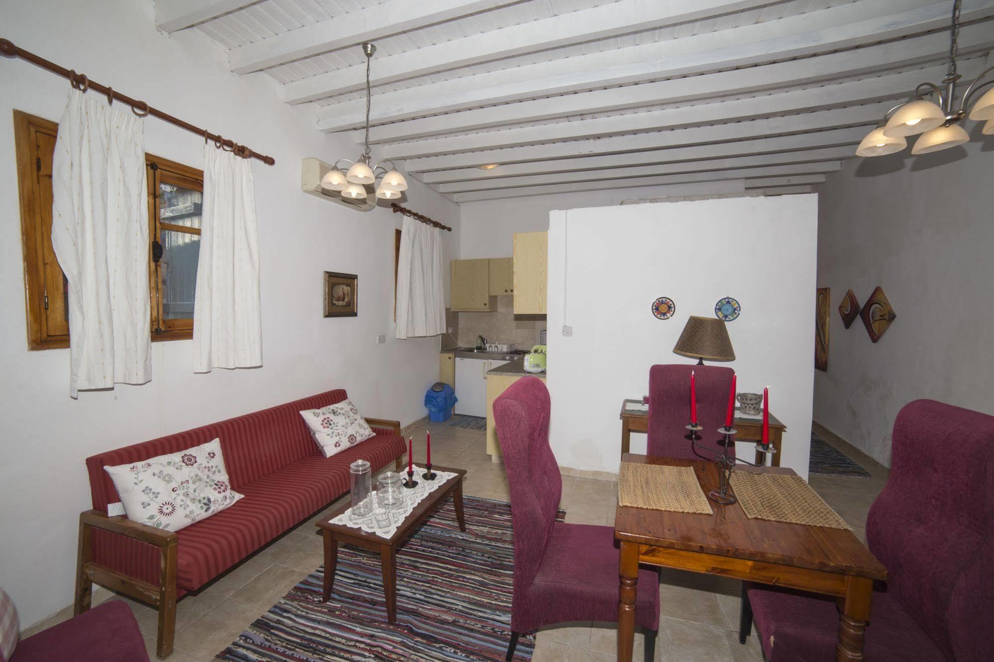 Cottage Houses Pentakomo Екстер'єр фото