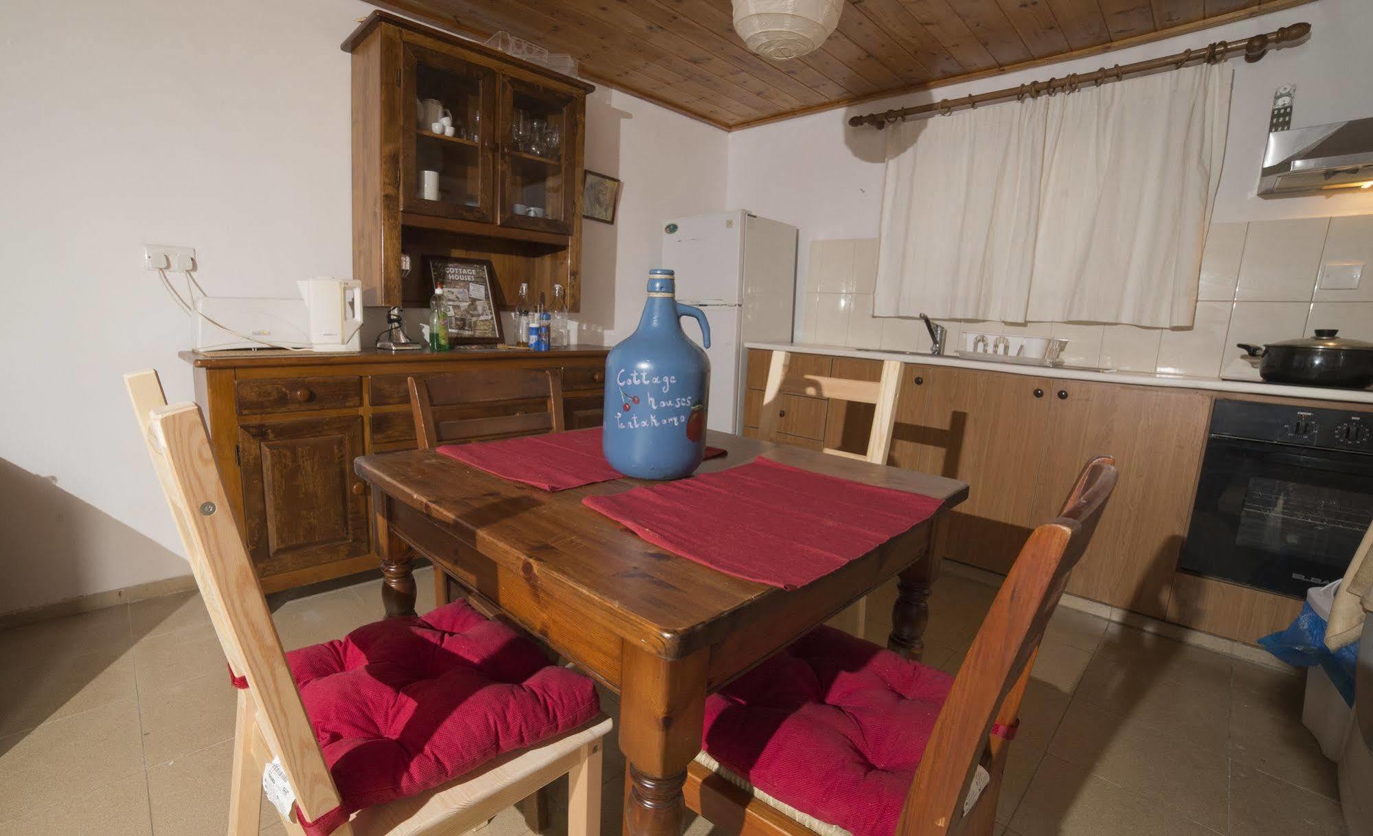 Cottage Houses Pentakomo Екстер'єр фото
